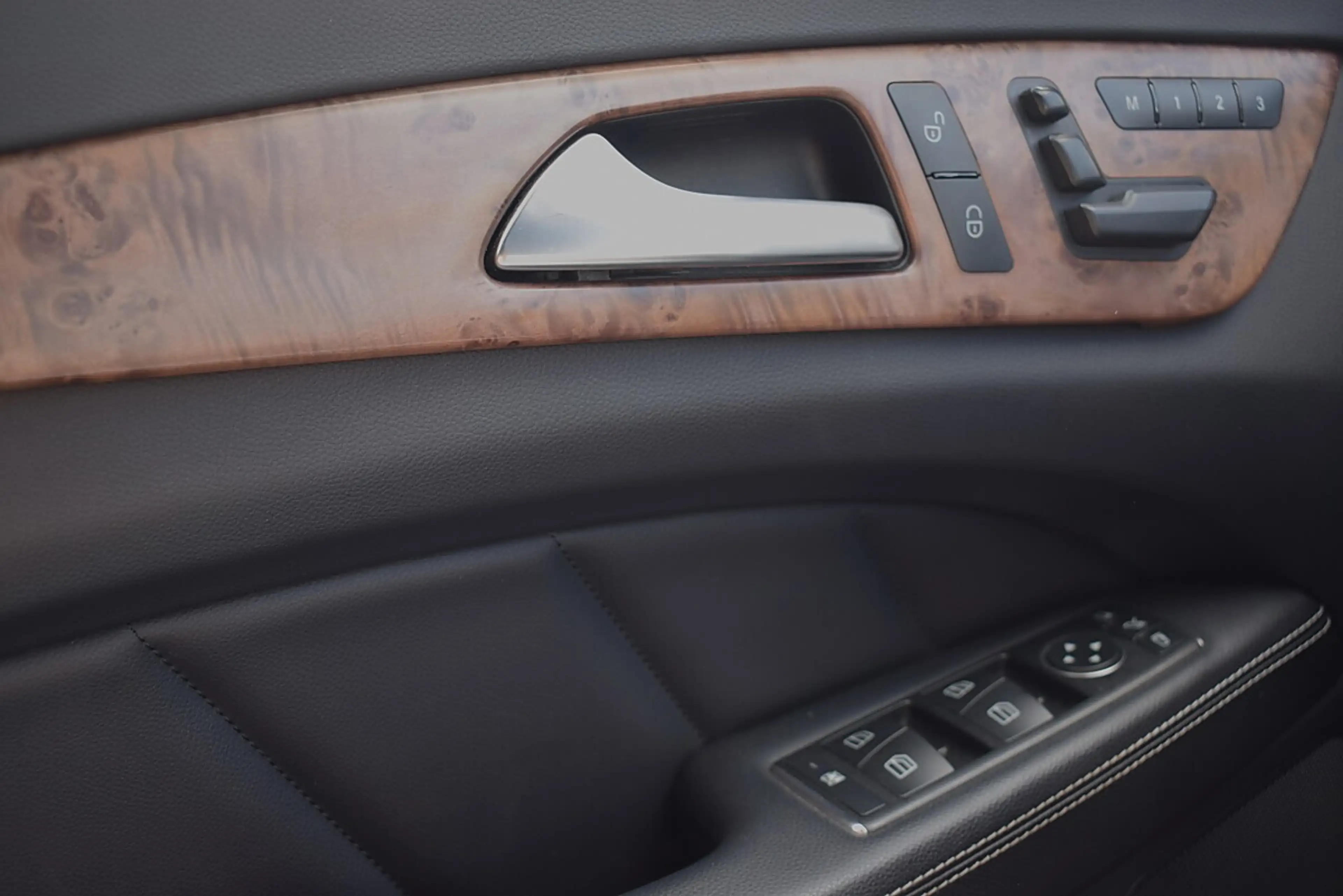 Mercedes-Benz CLS 350 CDI 4Matic — photo 15