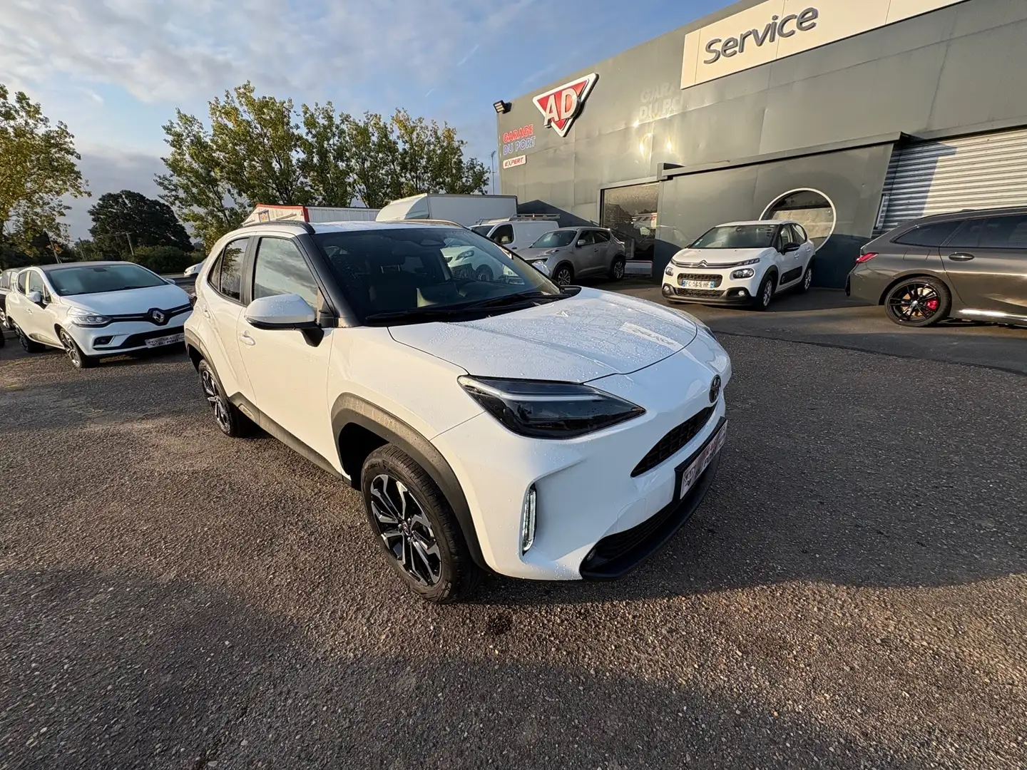 Toyota Yaris Cross 130H DESIGN MY25 Blanc - 1