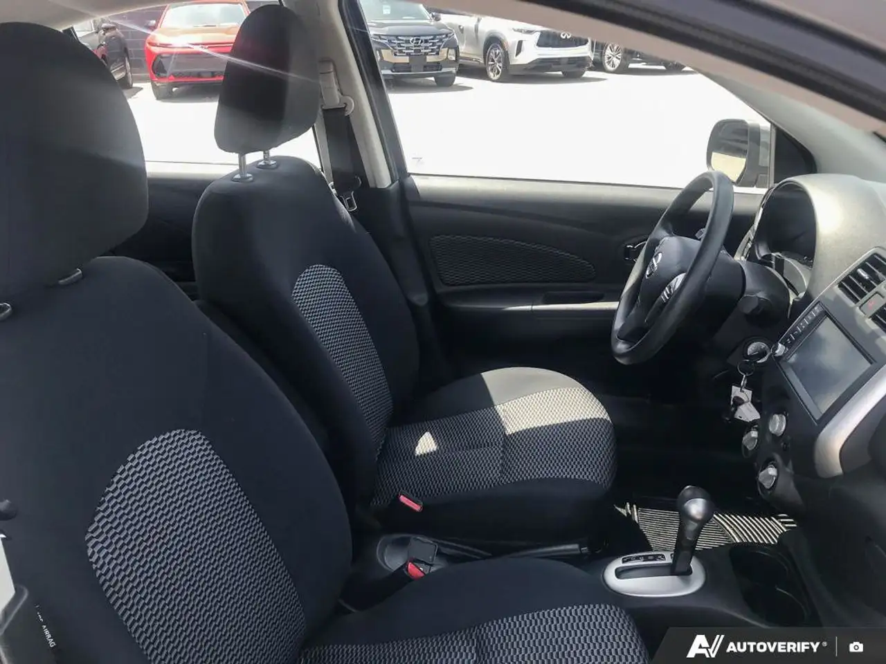 Nissan Micra снимка Nissan Micra