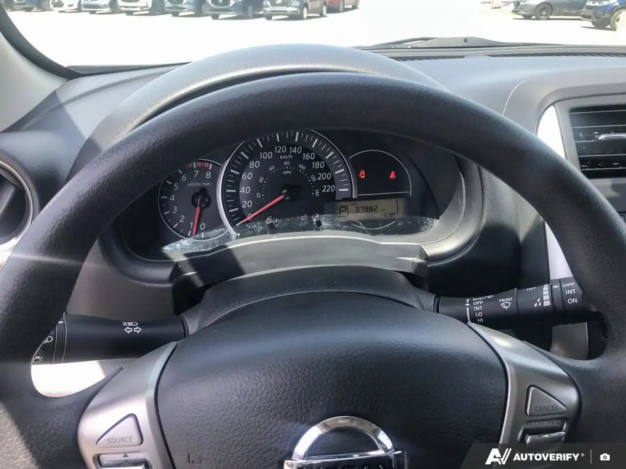 Nissan Micra снимка Nissan Micra