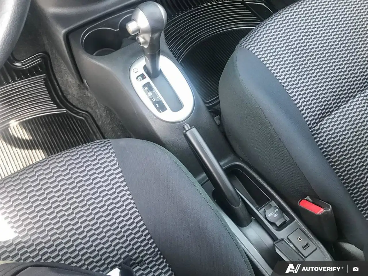 Nissan Micra снимка Nissan Micra