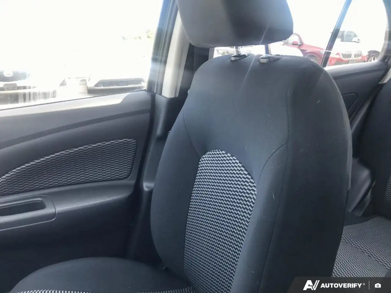 Nissan Micra снимка Nissan Micra