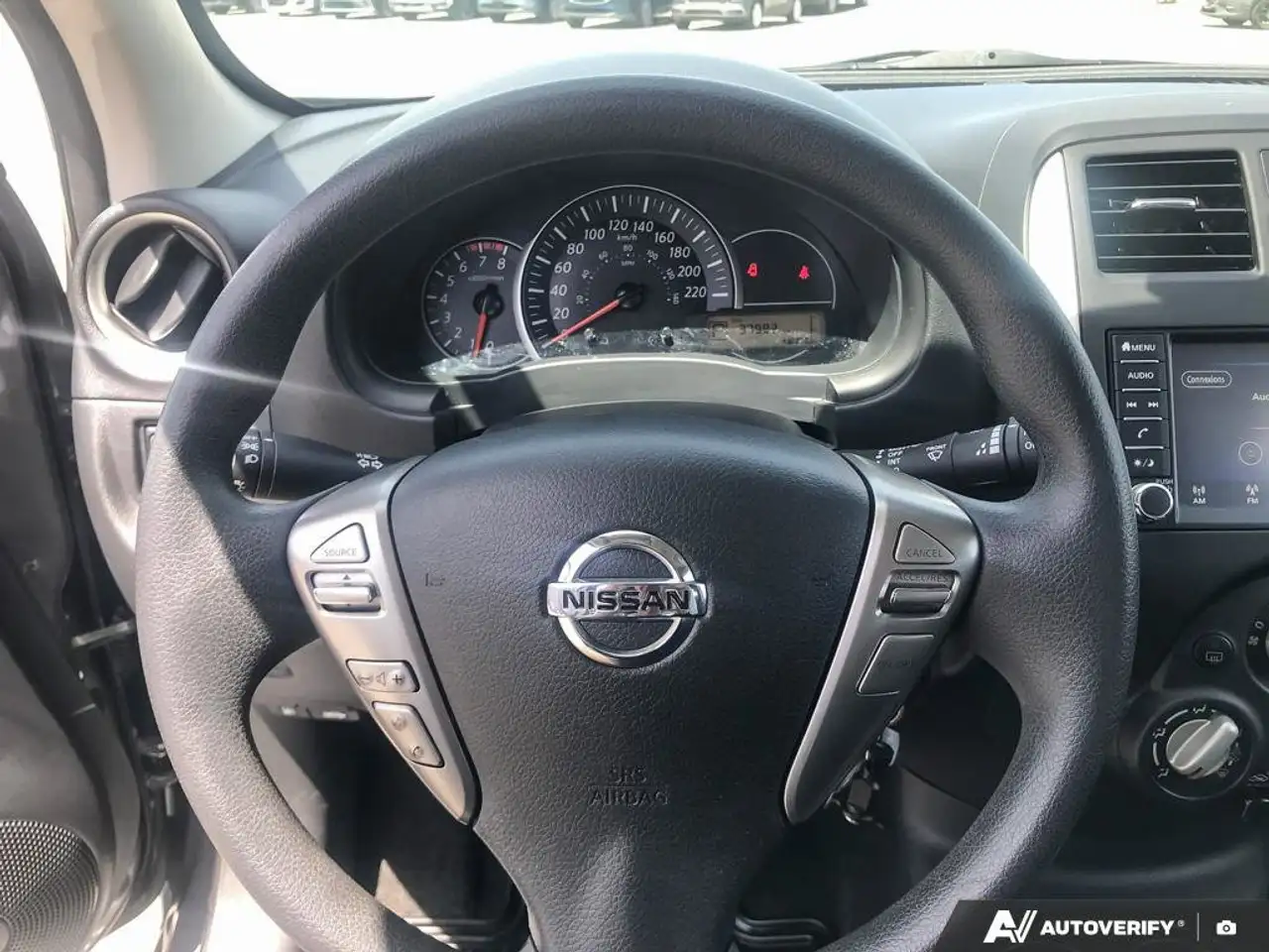 Nissan Micra снимка Nissan Micra