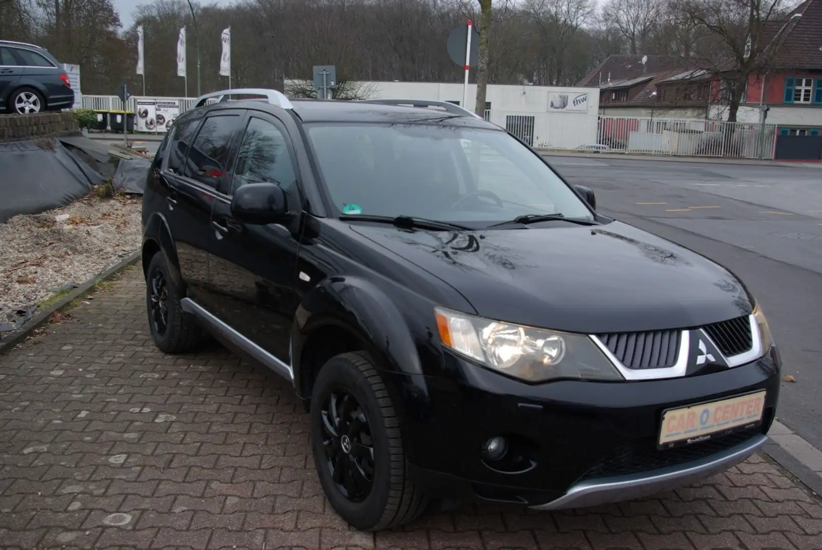 Mitsubishi Outlander 2.0 DI-D Black Edtion Schwarz - 2