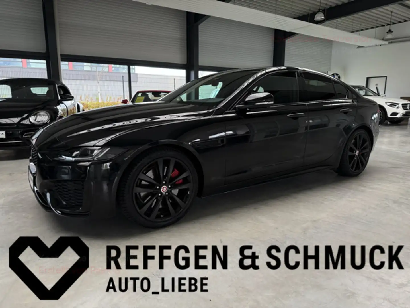 Jaguar XE R-DYNAMIC BLACK LEDER+NAV+MERIDIAN+VIRTUAL+AC Schwarz - 1