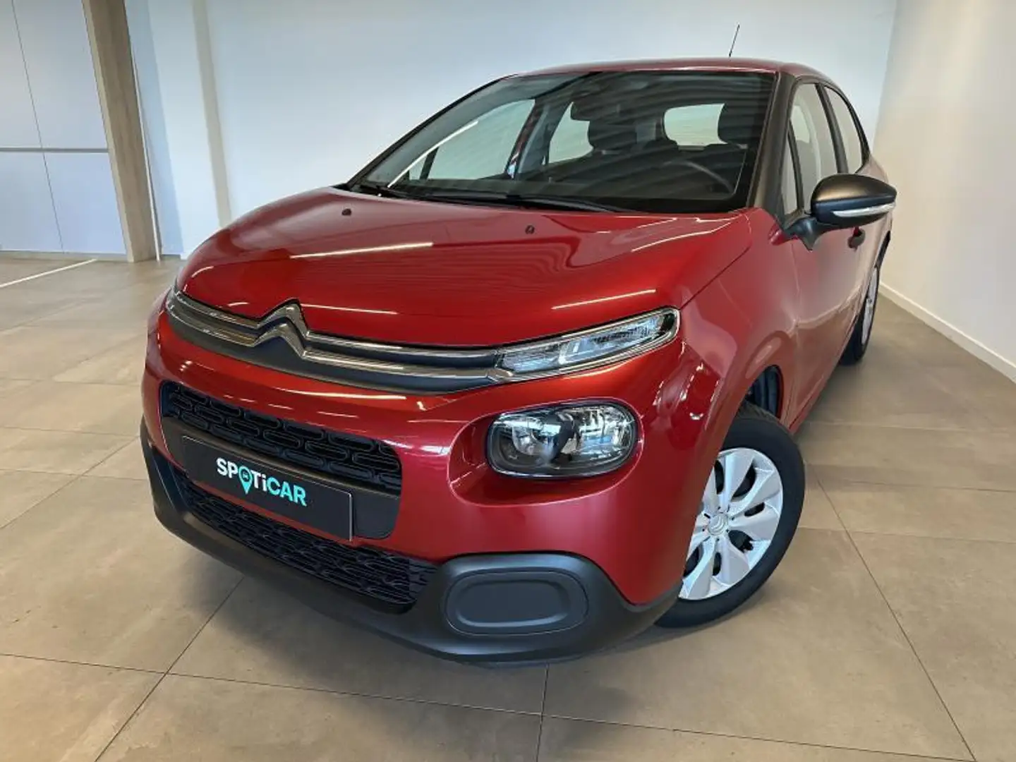 Citroen C3 Live 1.2 BENZINE 82 PK MAN 5 Rouge - 1