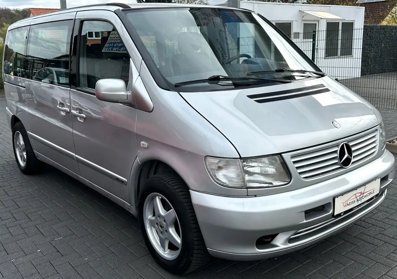 Mercedes-Benz V 220