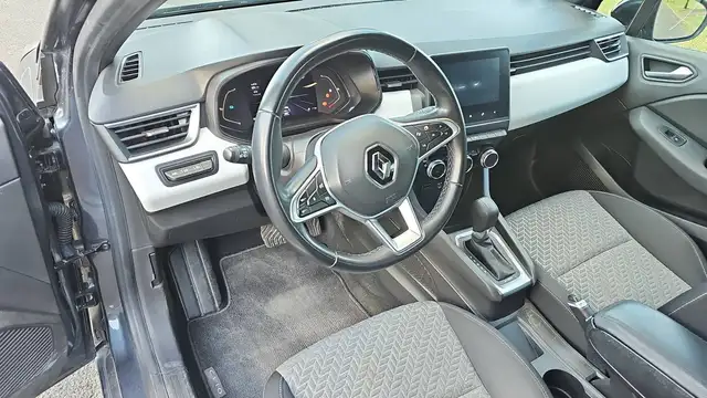Renault Clio view 8