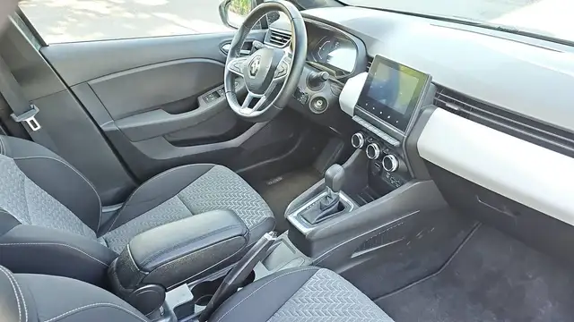 Renault Clio view 10