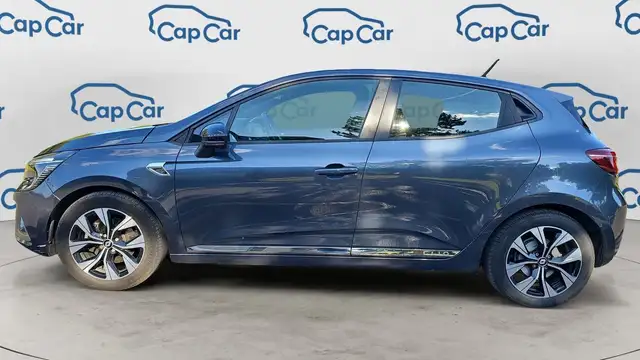 Renault Clio view 2