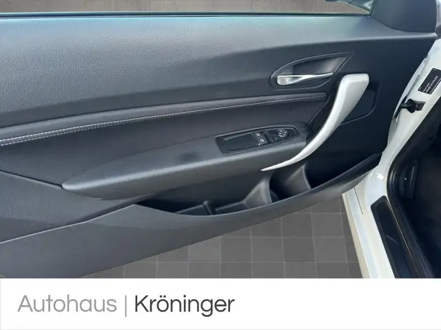BMW 2 Series view 8