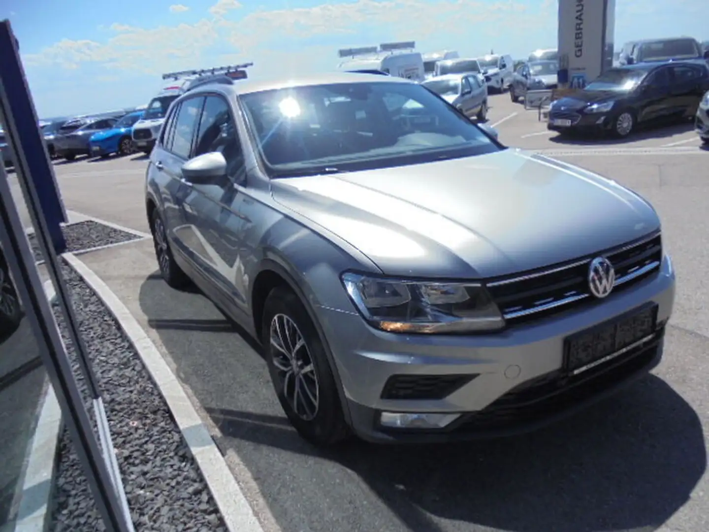 Volkswagen Tiguan Trendline 2.0  116PS Diesel mit A1 Garantie Silber - 2