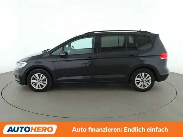Volkswagen Touran view 3