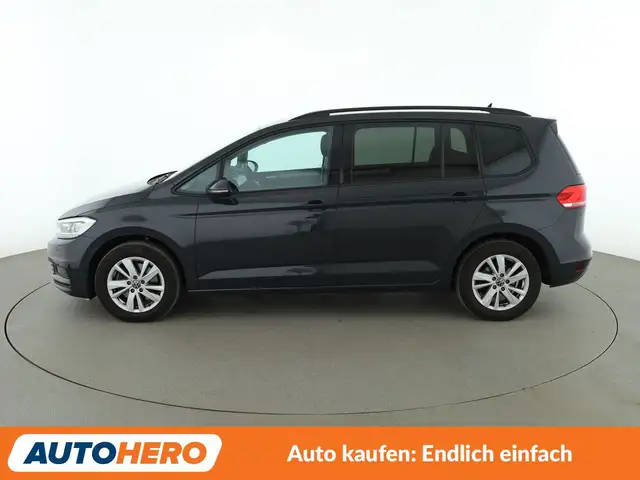 Volkswagen Touran view 3