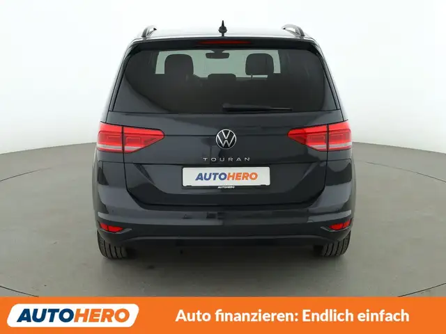 Volkswagen Touran view 5
