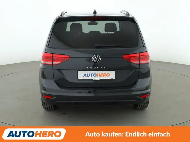 Volkswagen Touran view 5