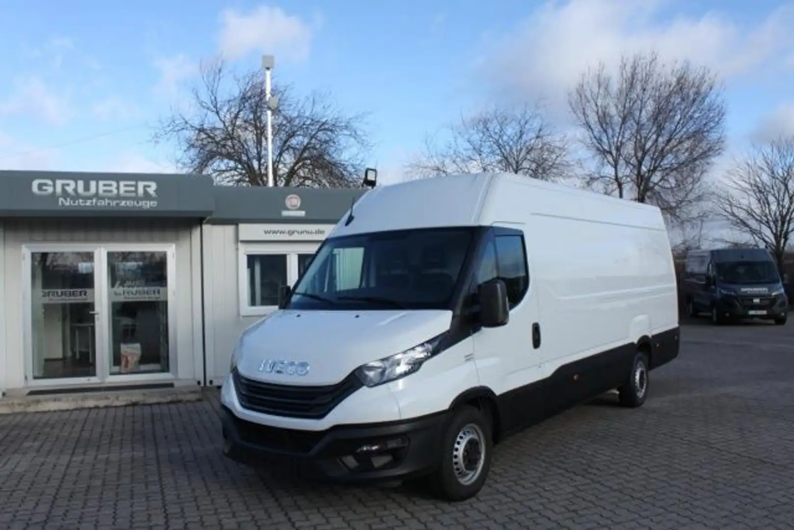 Iveco Daily 35S14EA8V Kastenwagen Weiß - 1