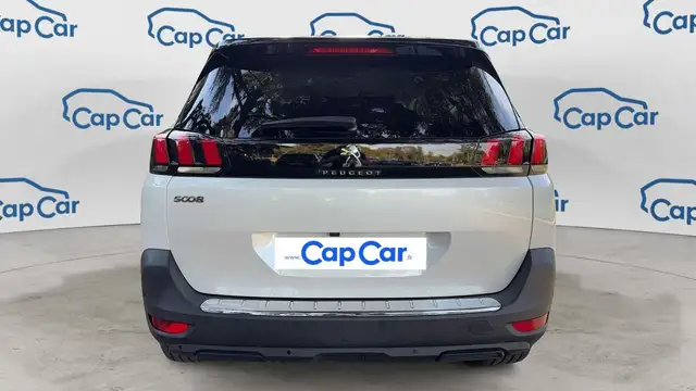 Peugeot 5008 view 3