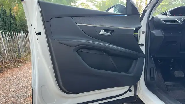 Peugeot 5008 view 7