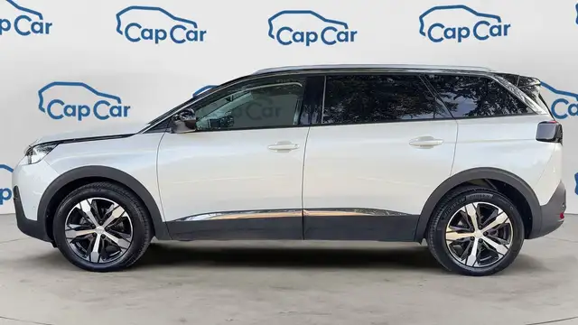 Peugeot 5008 view 2