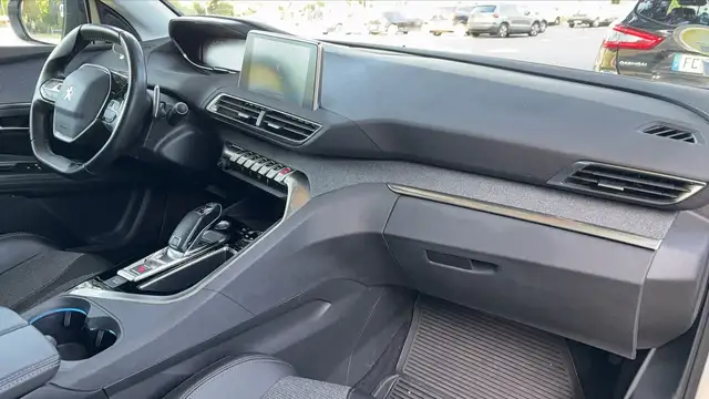 Peugeot 5008 view 10