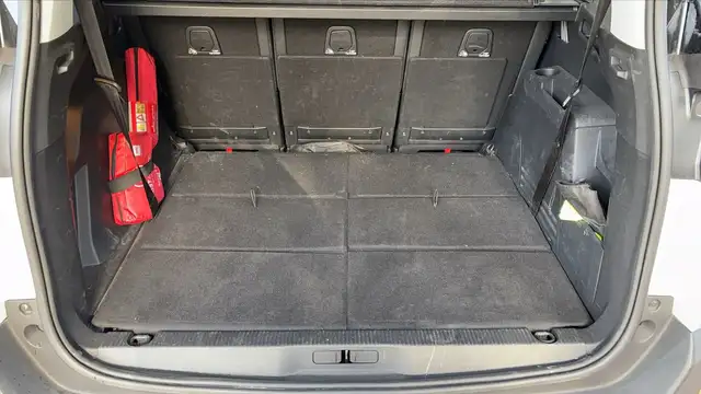 Peugeot 5008 view 14