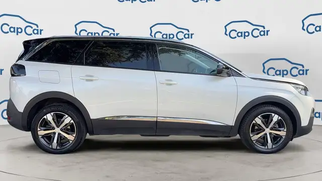 Peugeot 5008 view 4