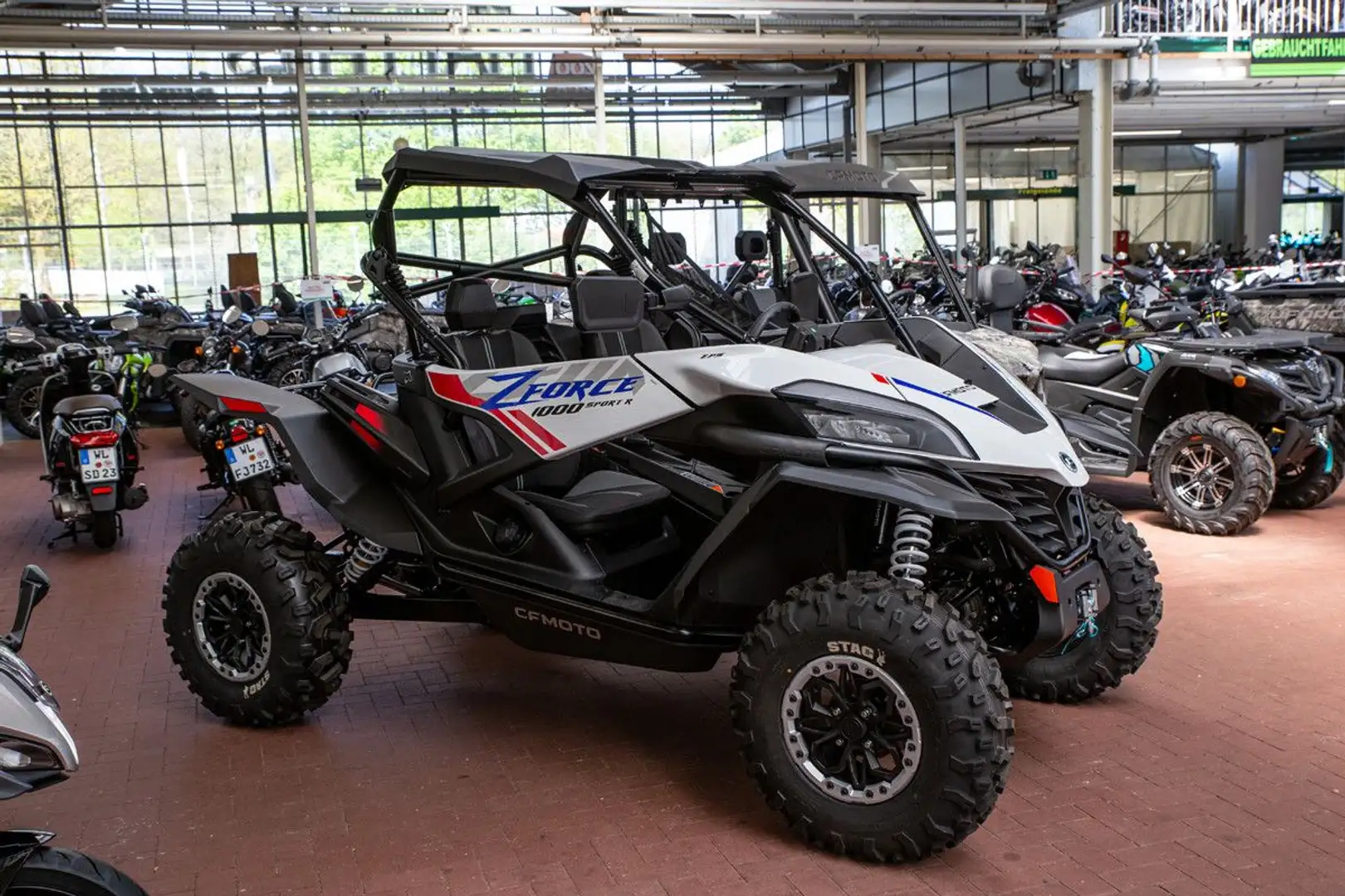 CFMOTO ZForce 1000 Sport R Servo LOF, unfallfrei Blanco - 2