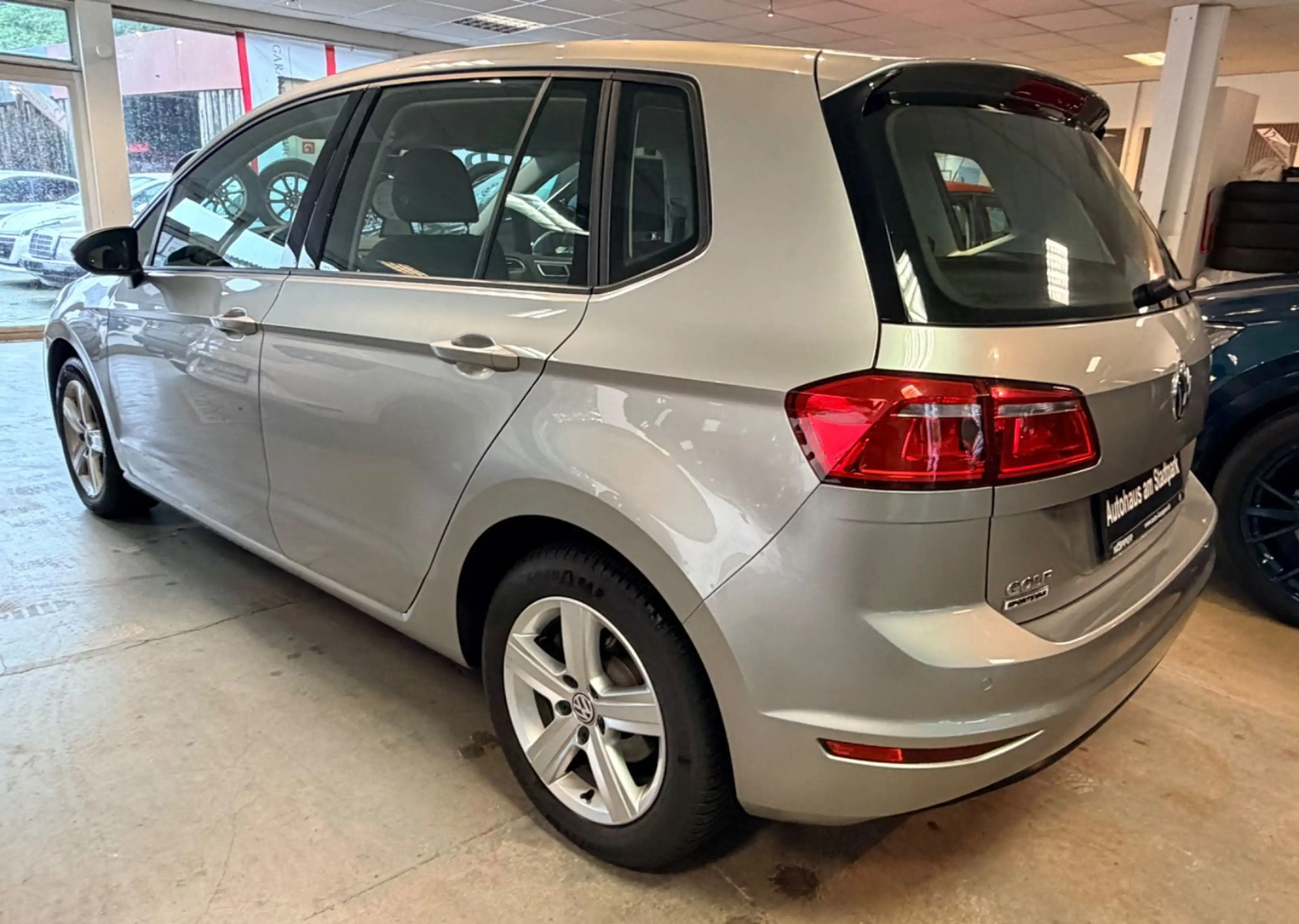 Volkswagen Golf Sportsvan Comfortline/PDC/SH/1.Hd/Garantie — photo 6
