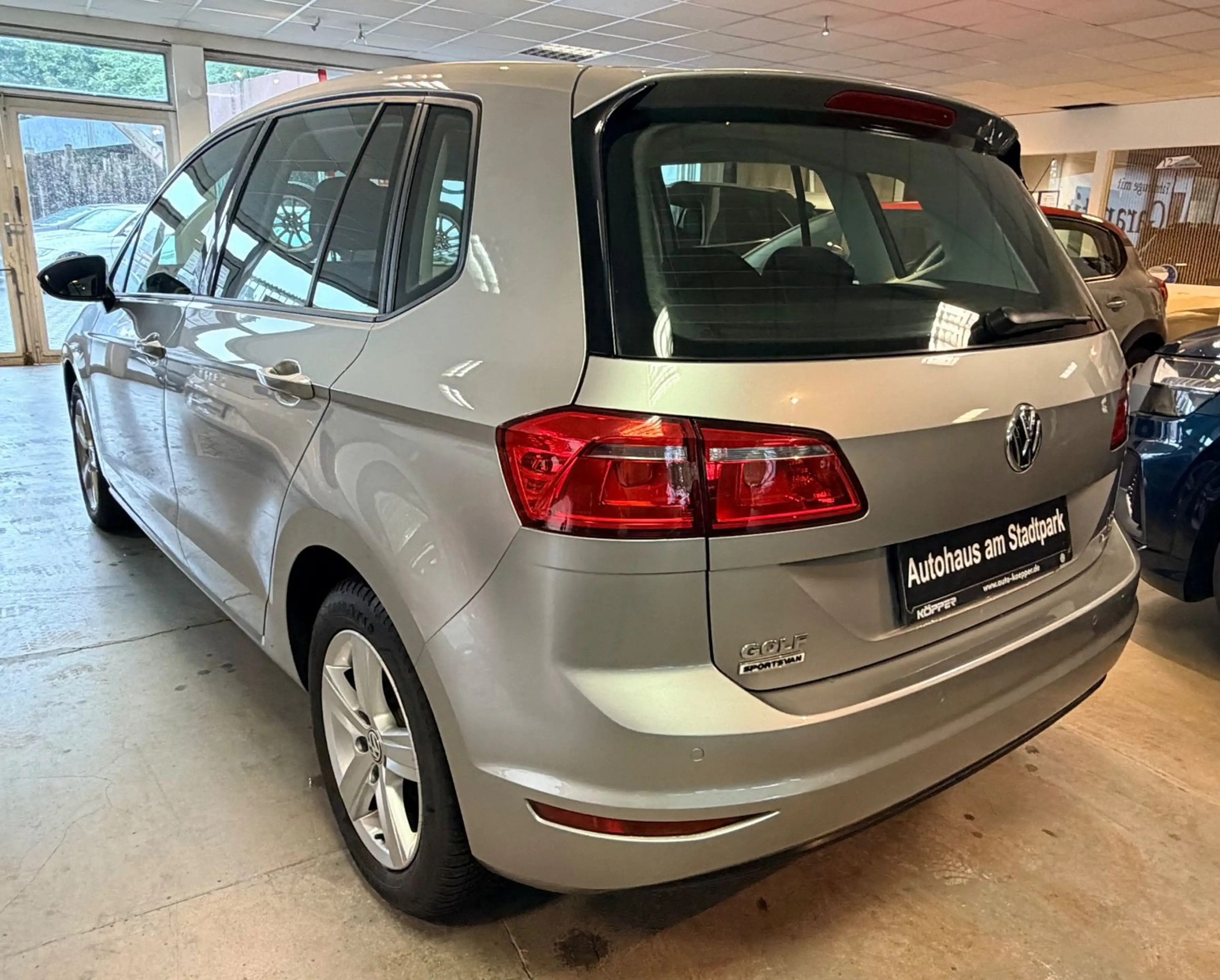 Volkswagen Golf Sportsvan Comfortline/PDC/SH/1.Hd/Garantie — photo 7