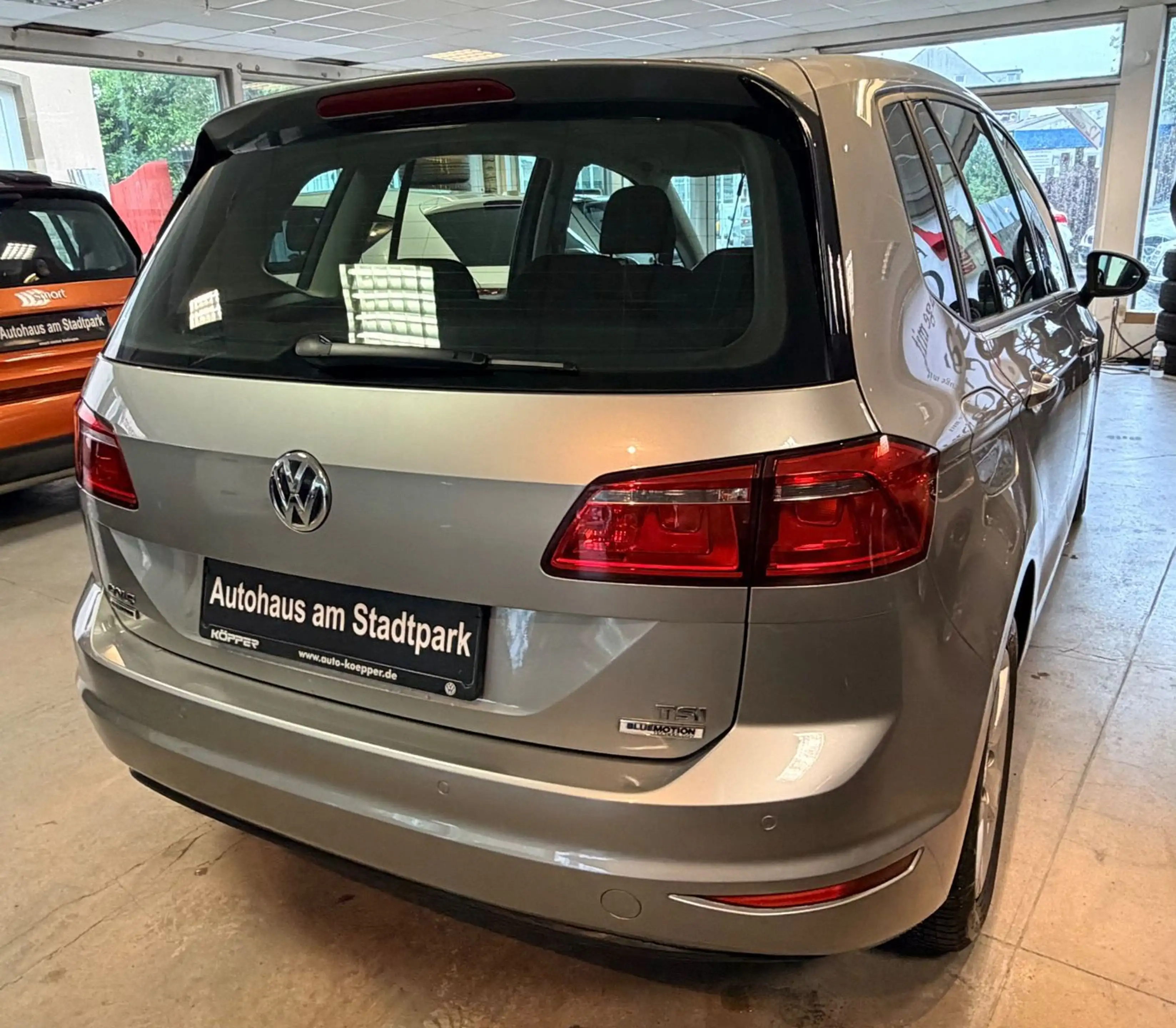 Volkswagen Golf Sportsvan Comfortline/PDC/SH/1.Hd/Garantie — photo 9