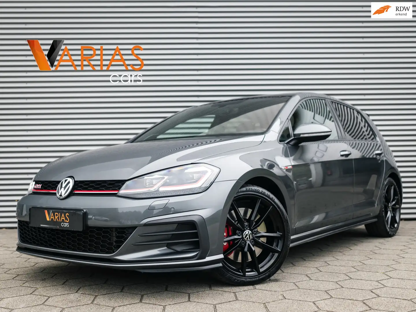 Volkswagen Golf GTI 2.0 TSI Performance Pano Keyless Virtual Grijs - 1