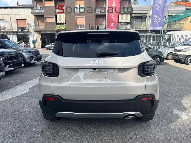 Jeep Avenger view 4