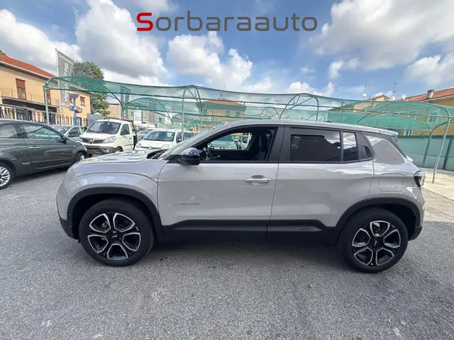 Jeep Avenger view 2