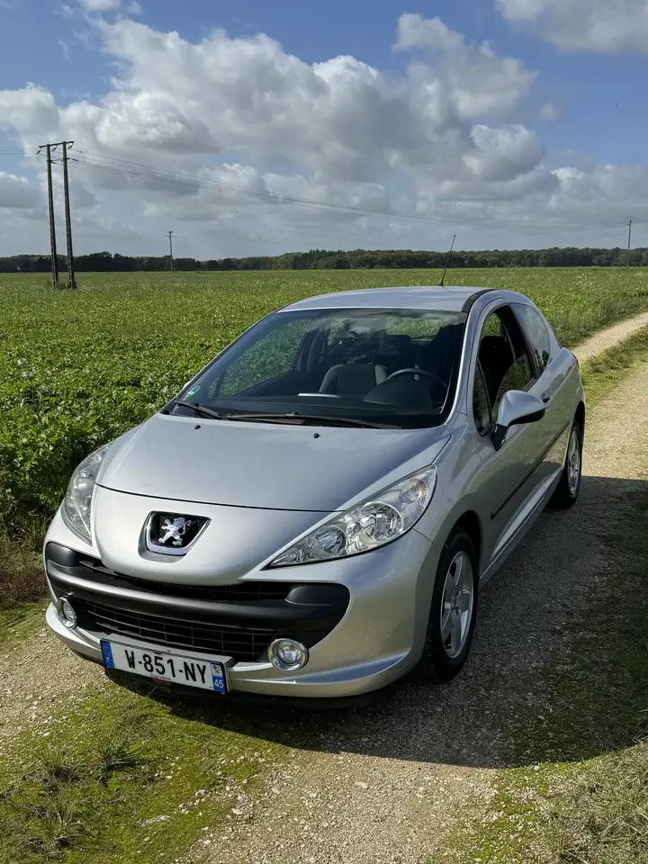 Peugeot 207 1.4e 75ch Urban
