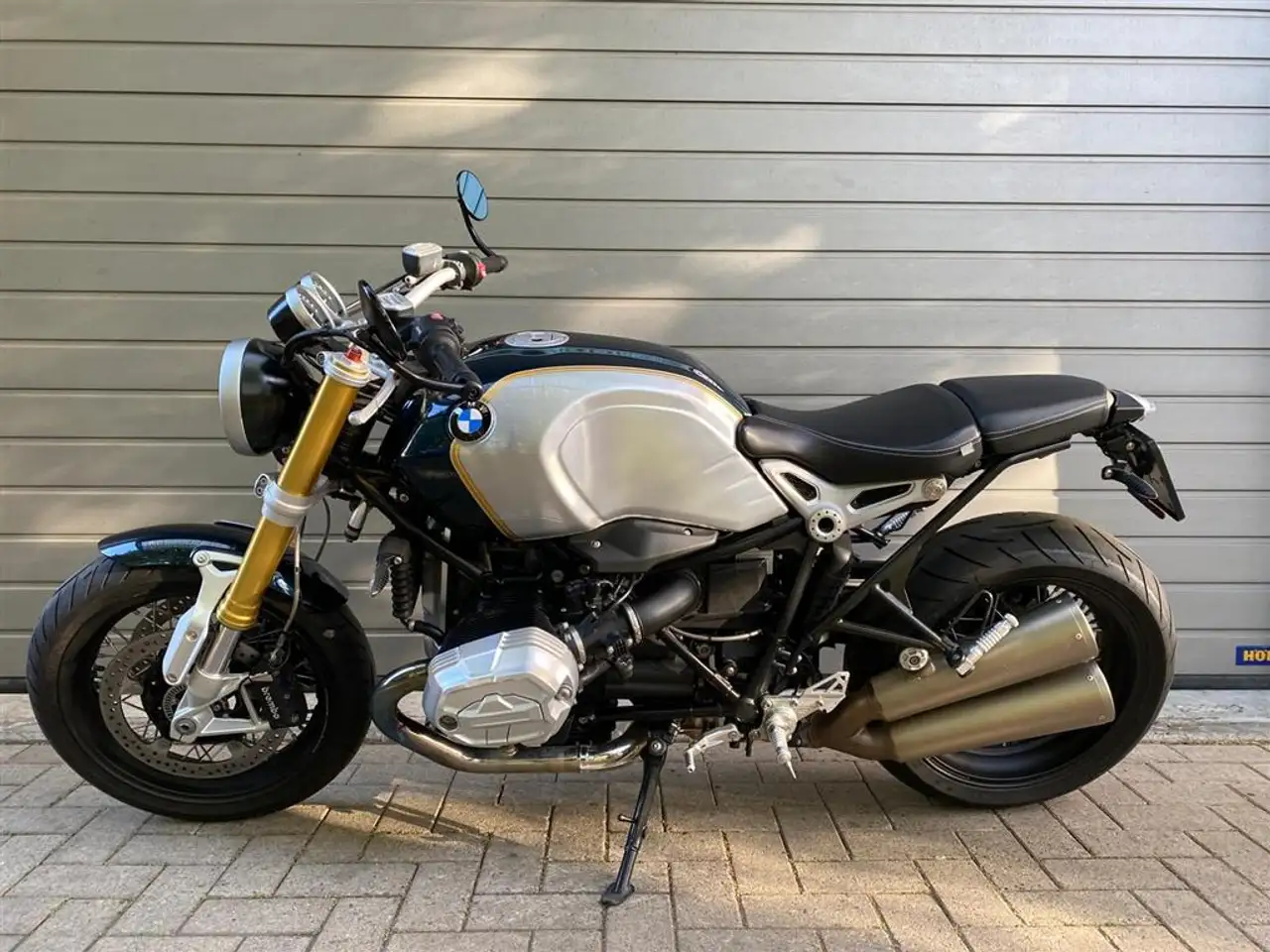 BMW R nineT