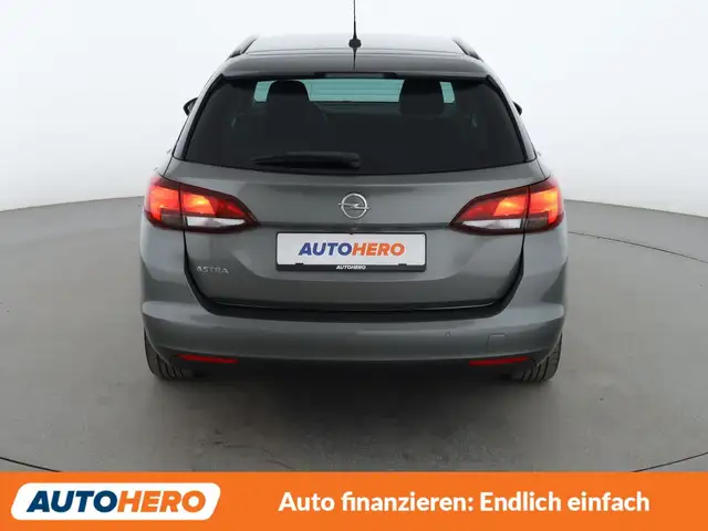 Opel Astra view 5
