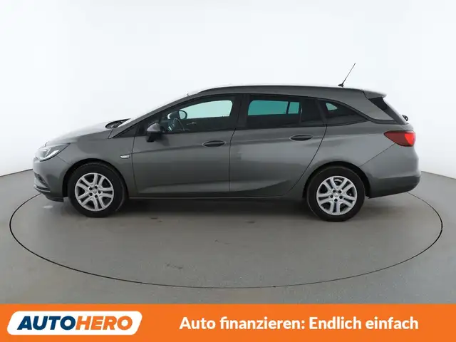Opel Astra view 3