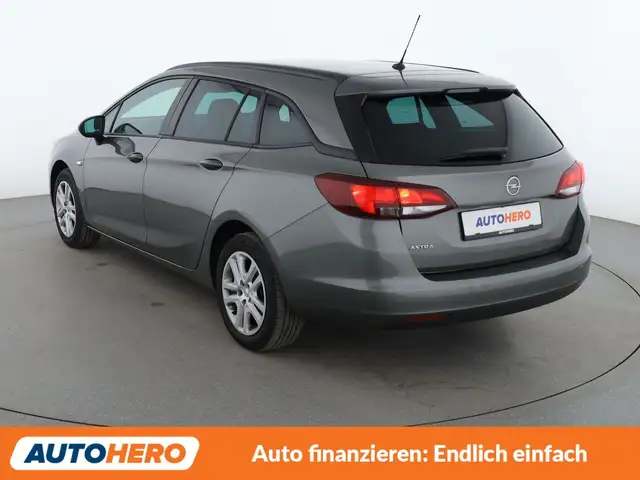 Opel Astra view 4