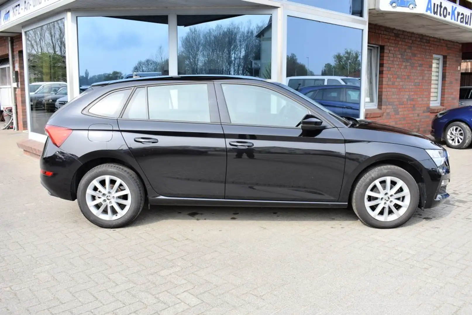 Skoda Scala 1.0 TSI Ambition DSG-Autom. m. Tiptron. Navi LED-S Negro - 2