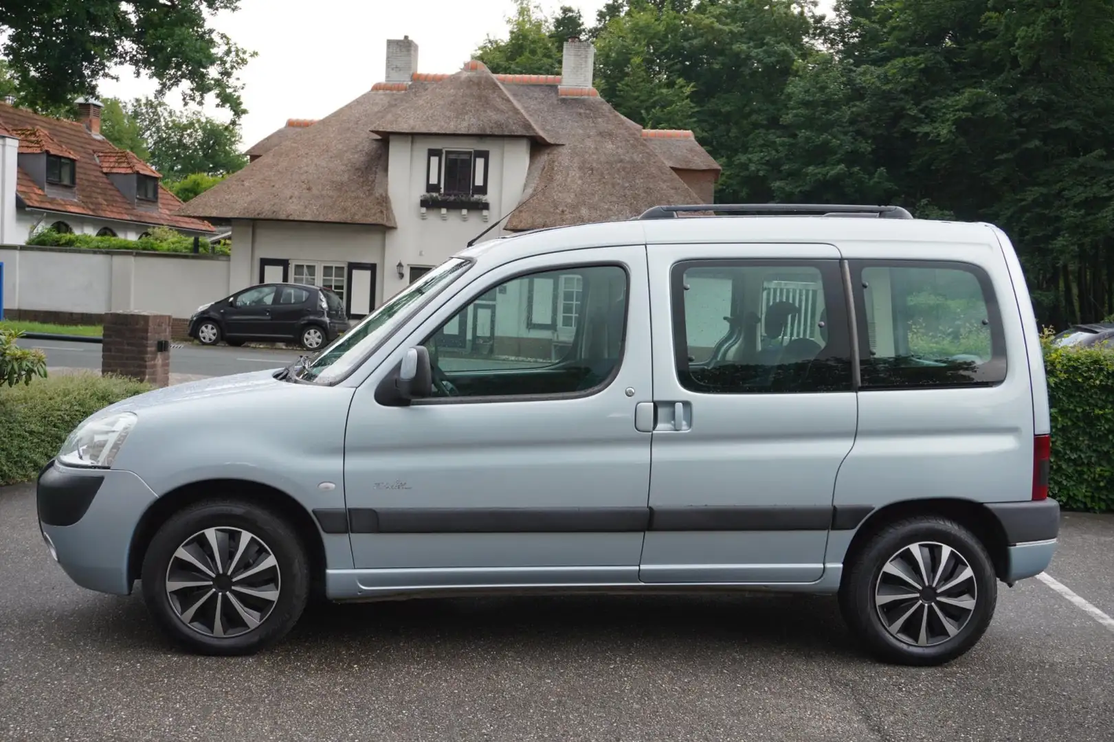 Peugeot Partner MPV 1.6-16V Zenith 2 Airco Cruise Trekhaak Šedá - 2