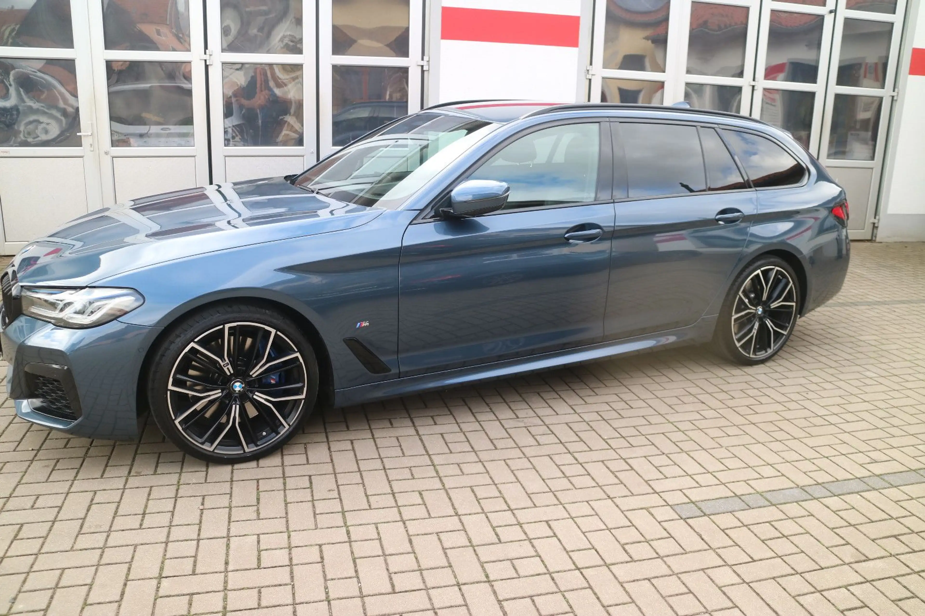 BMW 530 d -Touring-xDrive- M Sport-Standhzg.-AHK-HUD — photo 10