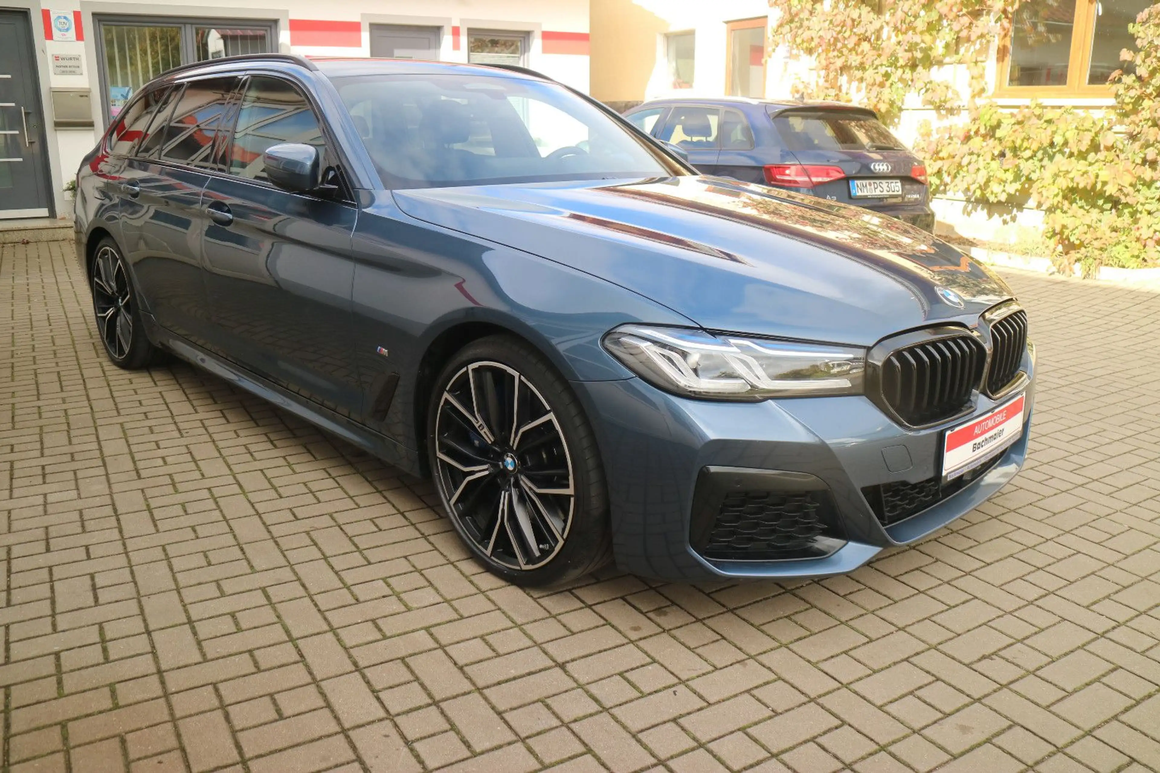 BMW 530 d -Touring-xDrive- M Sport-Standhzg.-AHK-HUD — photo 3