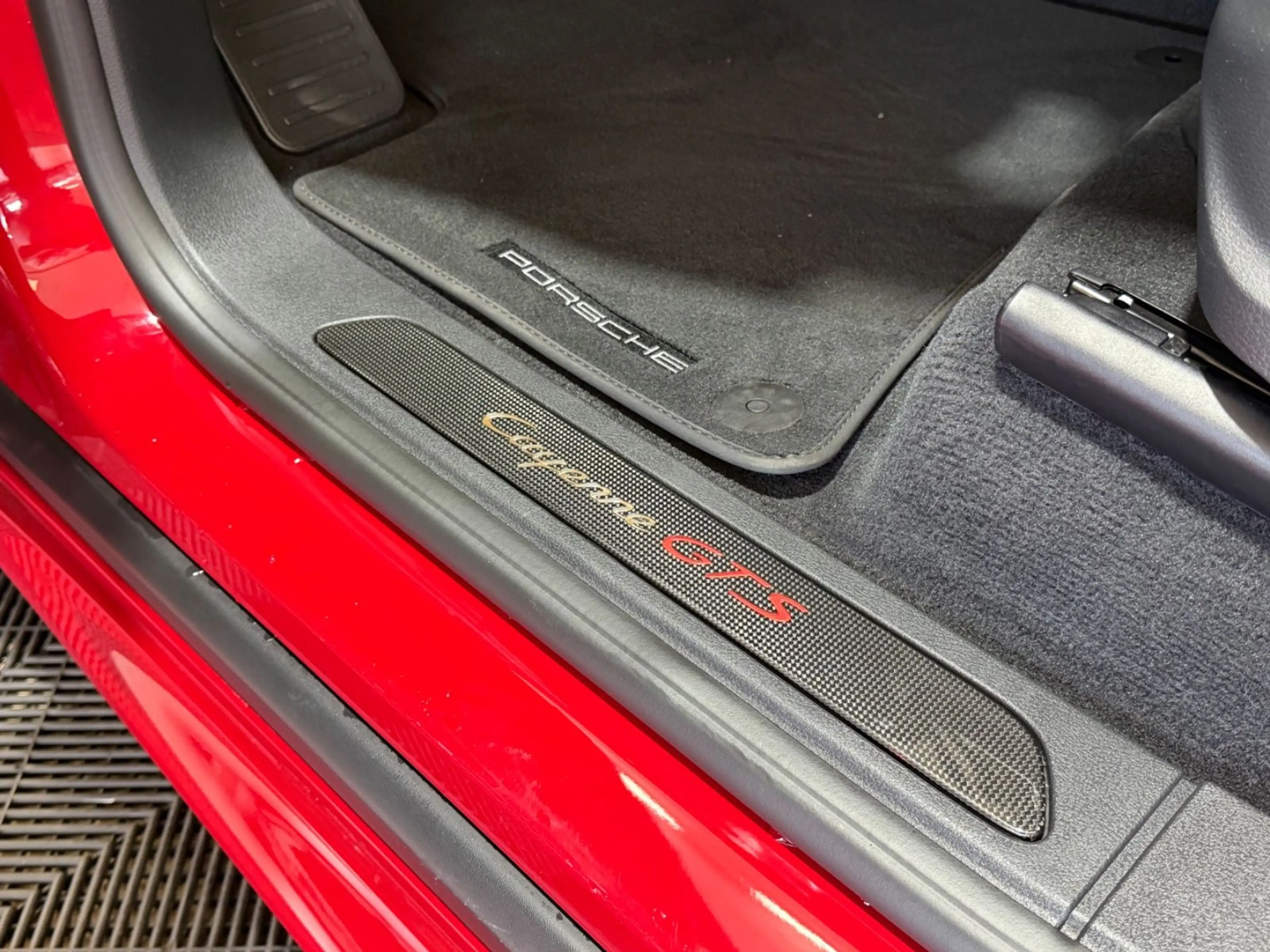 Porsche Cayenne GTS*PANO*SOFT-CLOSE*CARBON*TOP ZUSTAND* — photo 14