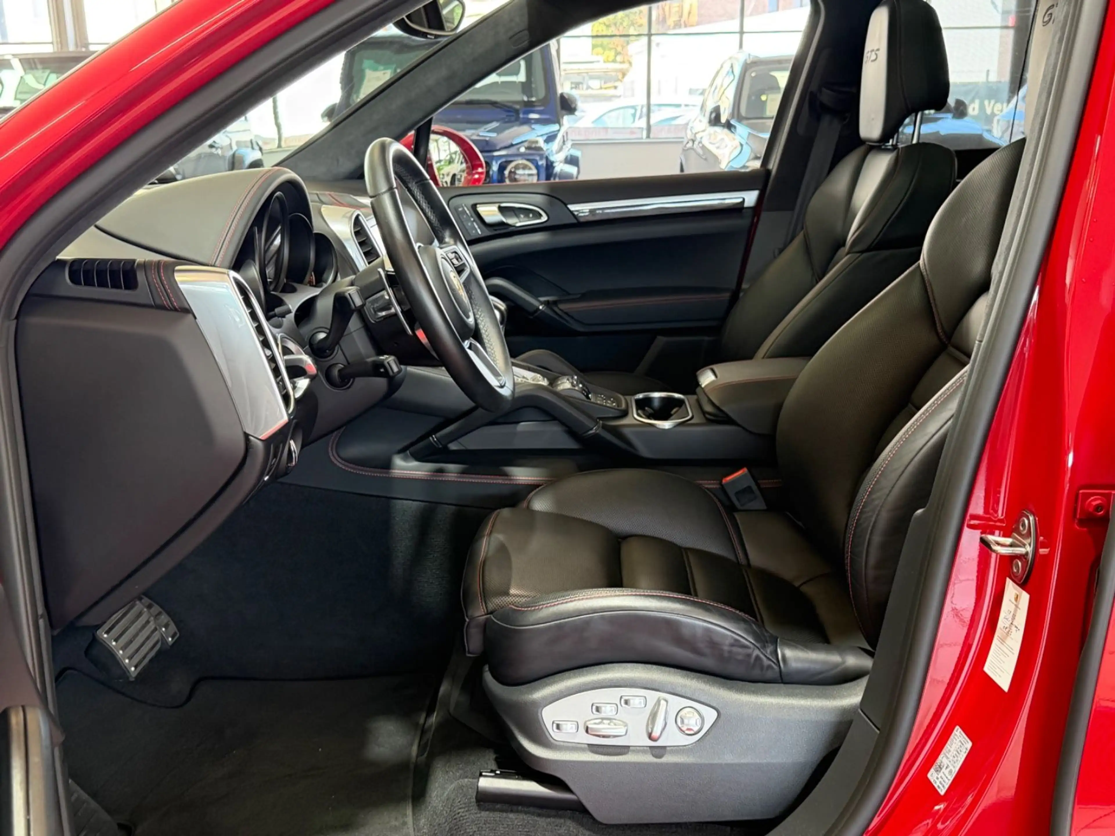 Porsche Cayenne GTS*PANO*SOFT-CLOSE*CARBON*TOP ZUSTAND* — photo 15