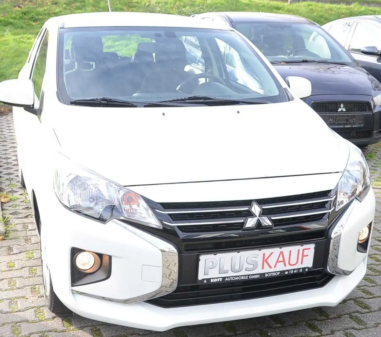 Mitsubishi Space Star Select 1.2 MIVEC 5-Gang Weiß - 2