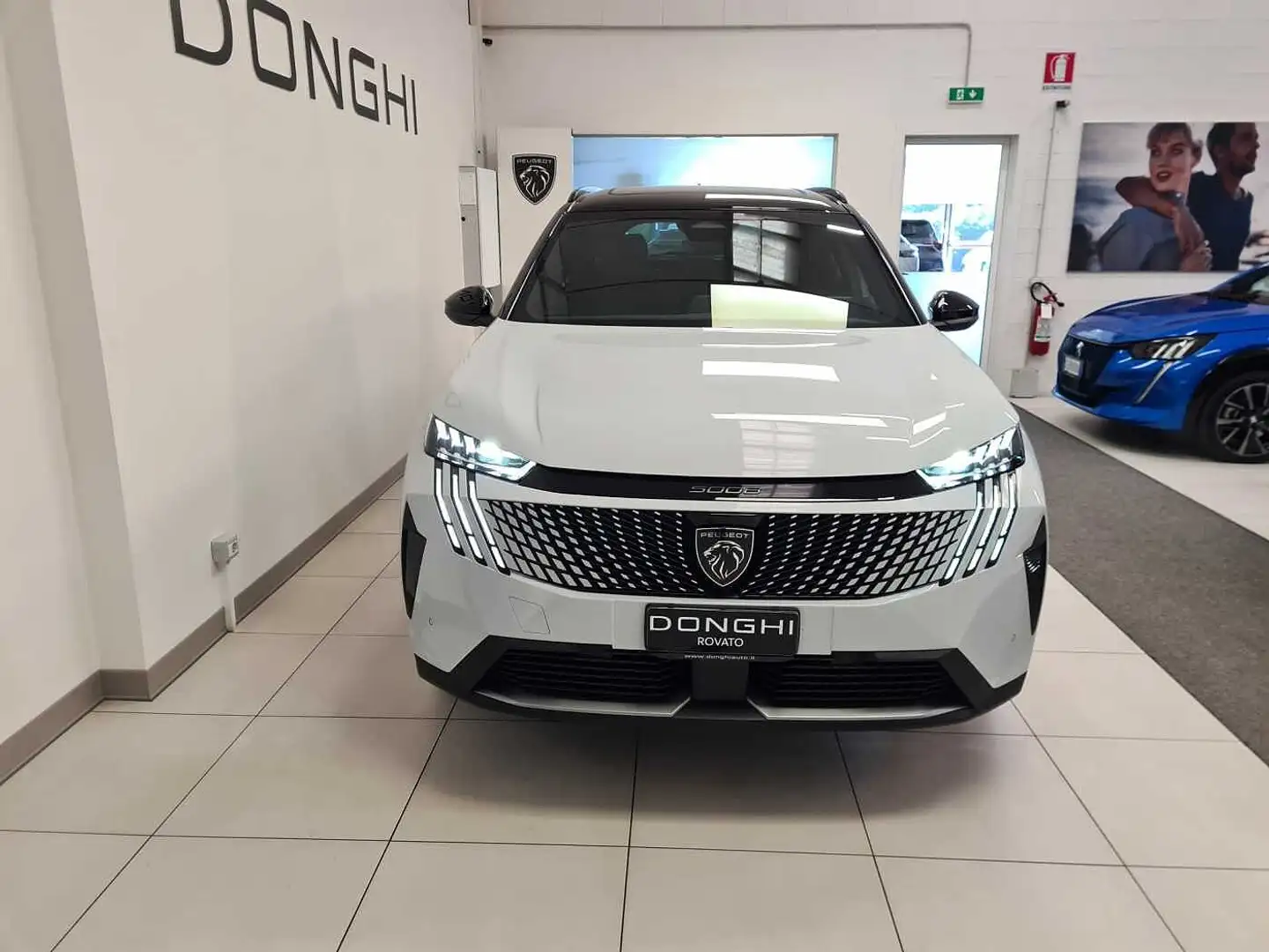 Peugeot 5008 GT Hybrid 145 e-DCS6 AZIENDALE! Oro - 2