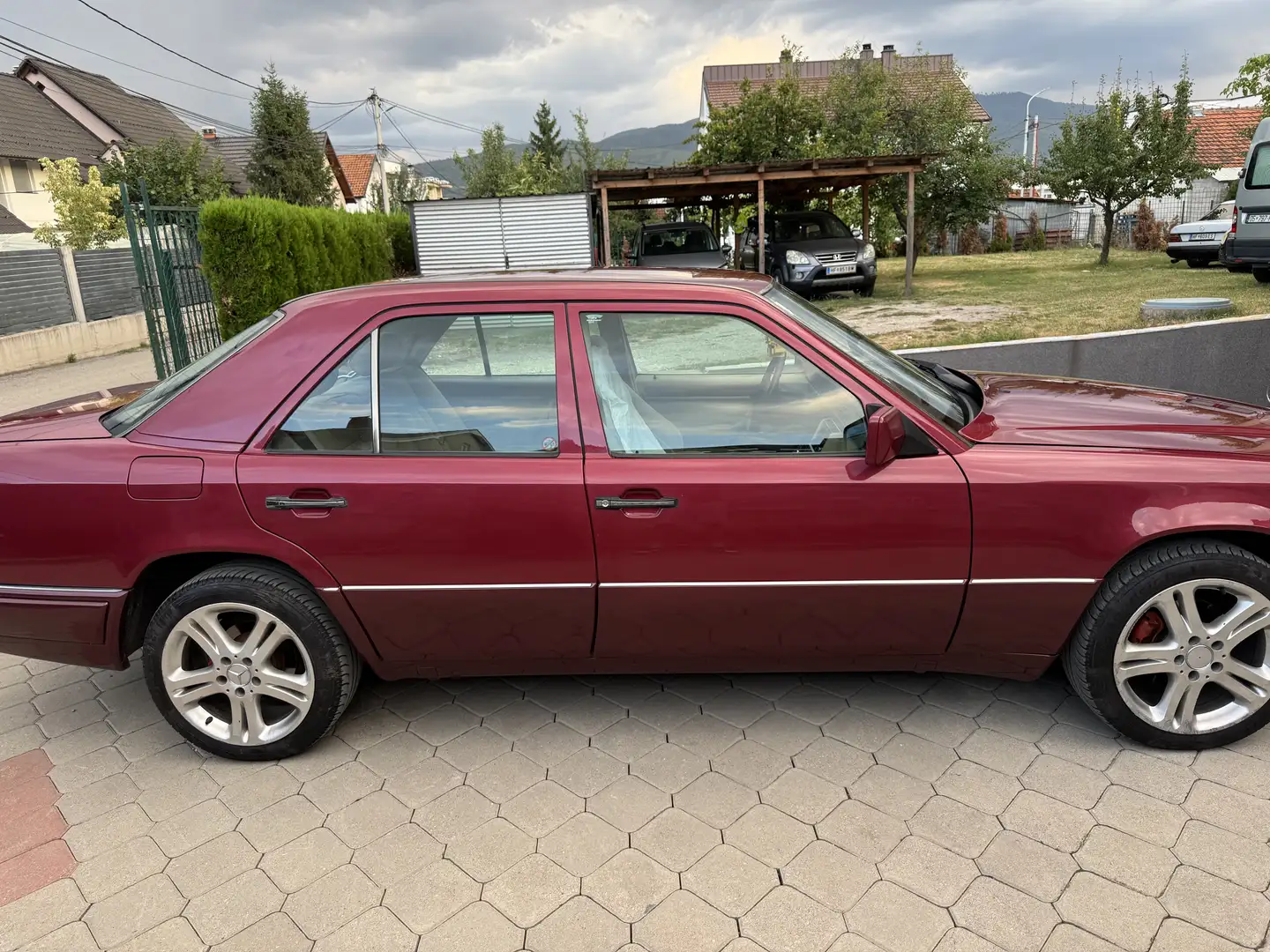 Mercedes-Benz E 300 Turbo Aut. Ds. Rot - 1