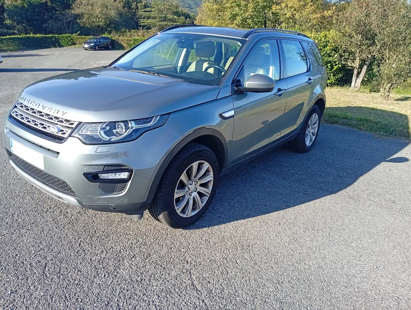 Land Rover Discovery Sport 2.0 TD4 150 CV LUXURY Plateado - 1