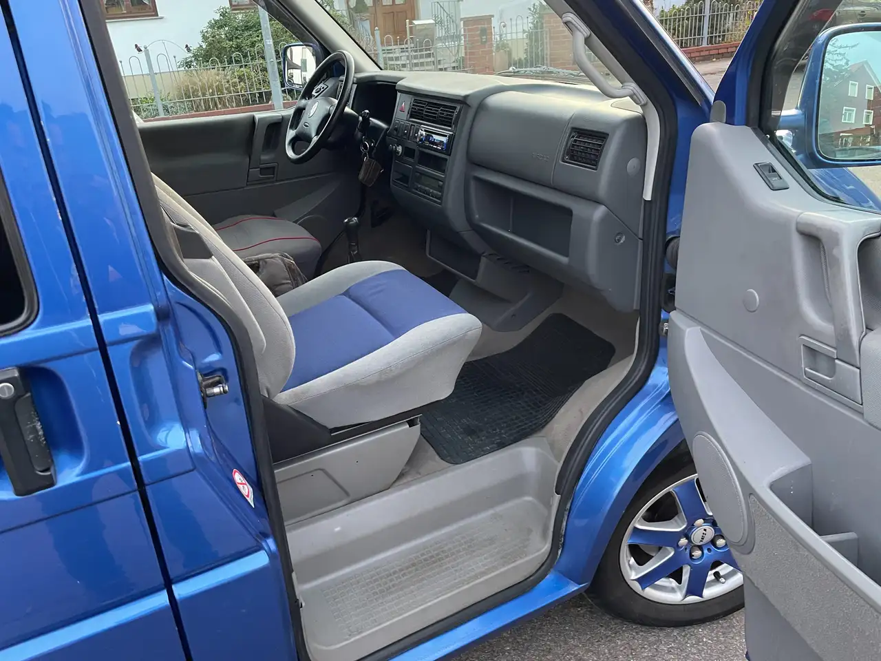 Volkswagen T4 Multivan 2.5TDI 151PS KLIM+Sihzg+TÜV 6/27+AHK+7-Sitz, foto 12